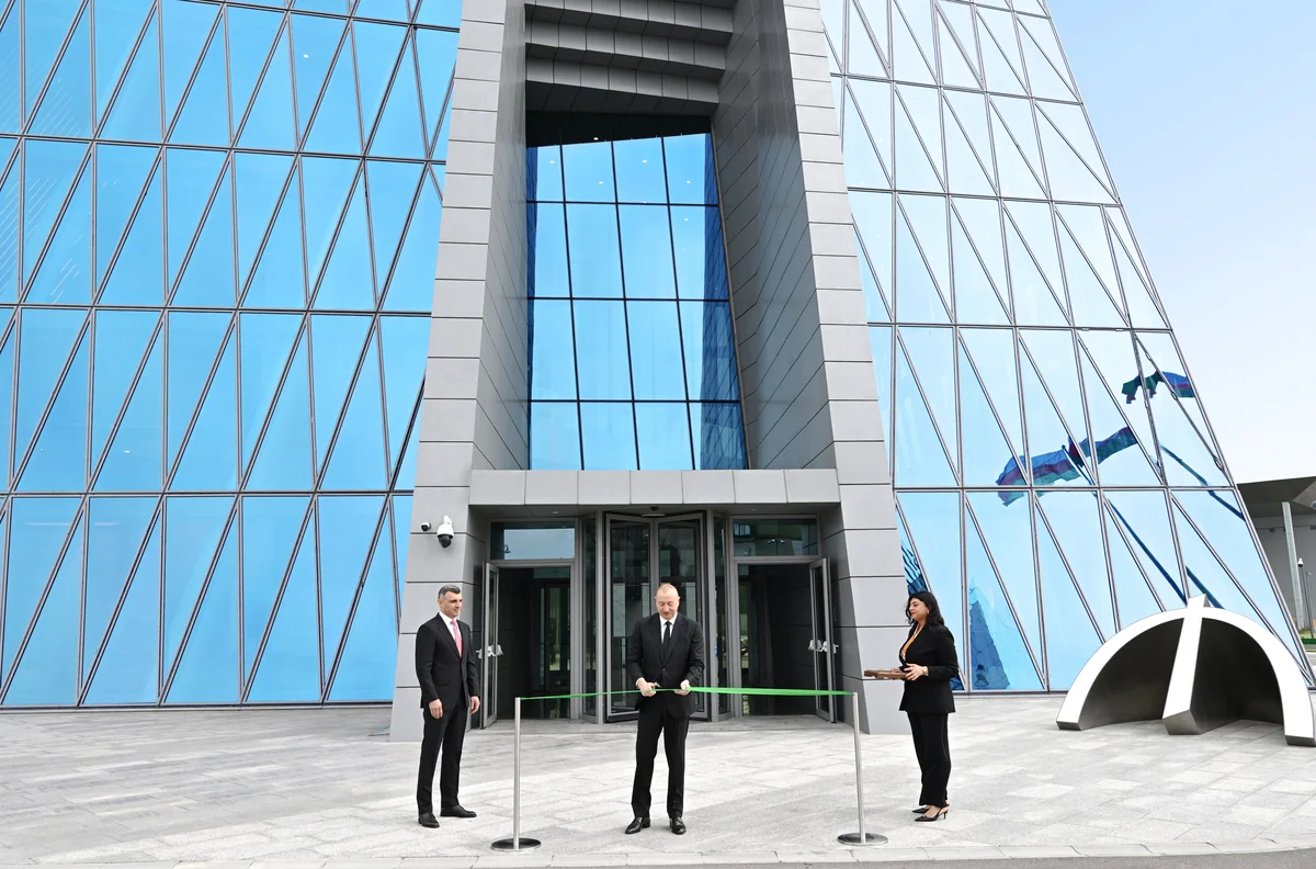 Prezident İlham Əliyev Mərkəzi Bankın yeni binasının açılışında iştirak edib
