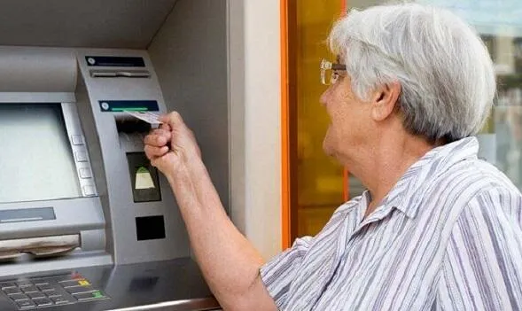 Azərbaycanda qadınların pensiya yaşı artırıldı