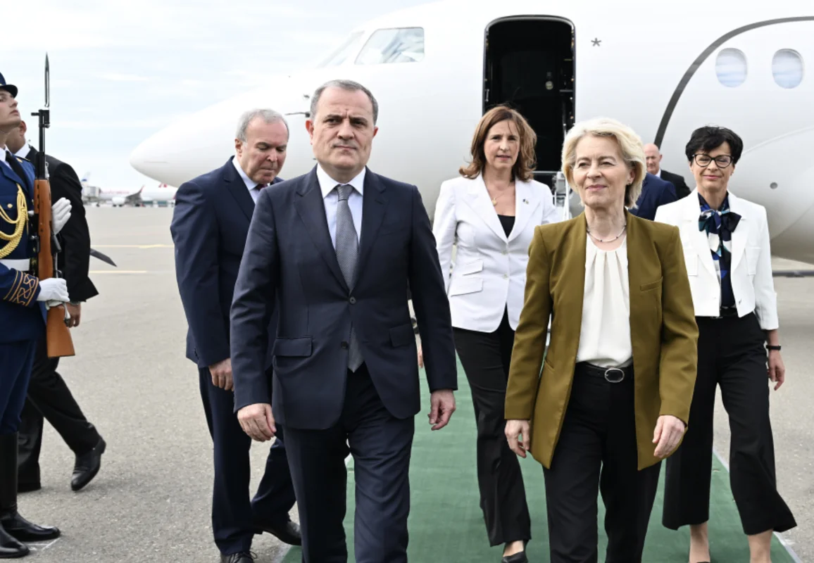 Ursula fon der Lyayen Azərbaycana səfərə gəlib